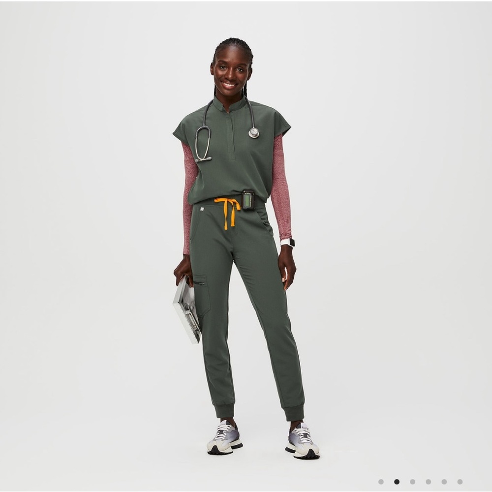 Fig scrub set. Dark olive size large